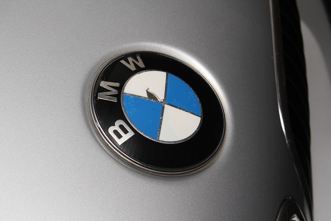 E46】BMWエンブレムの補修・交換【318i】 | 自作☆改造☆修理の館（新館）